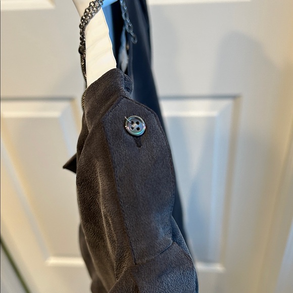 Joie Black V-Neck Blouse 100% silk size small - Picture 5 of 5